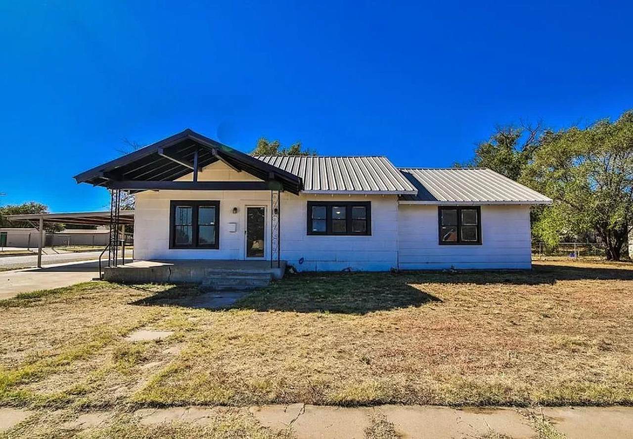755 10th Street - Photo 1