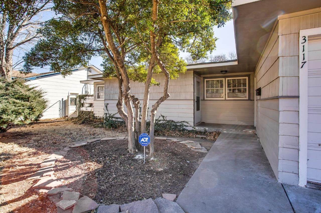 3117 44th Street - Photo 1