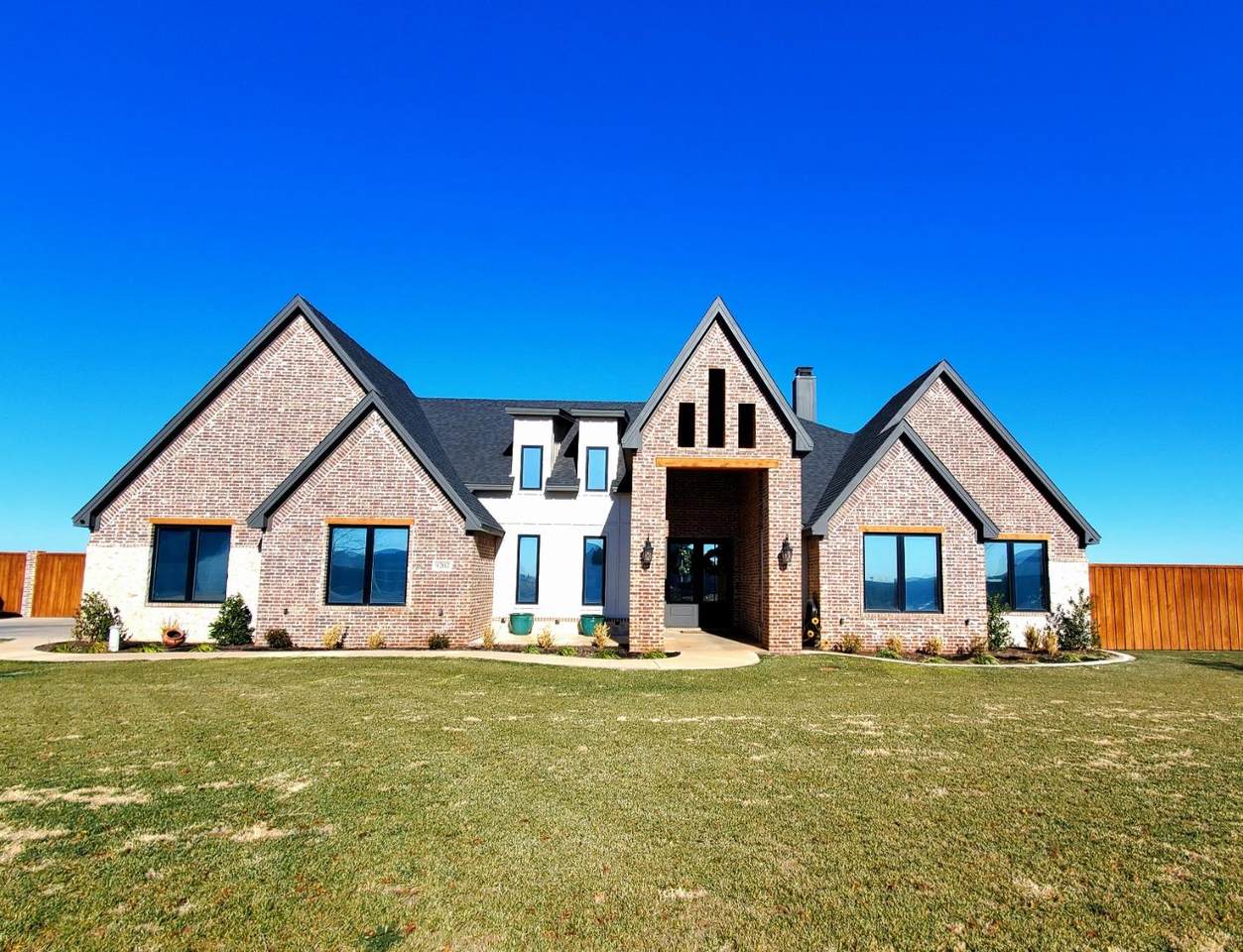 9202 County Road 6870 - Photo 1