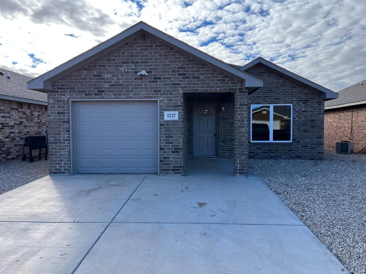 1237 Wheelock Street - Photo 1