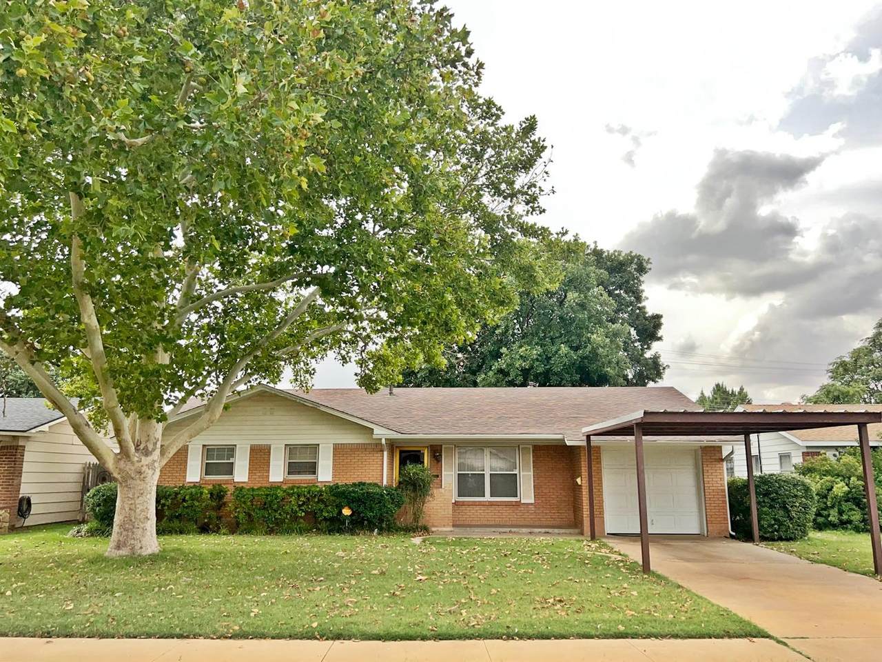 5427 48th Street - Photo 1