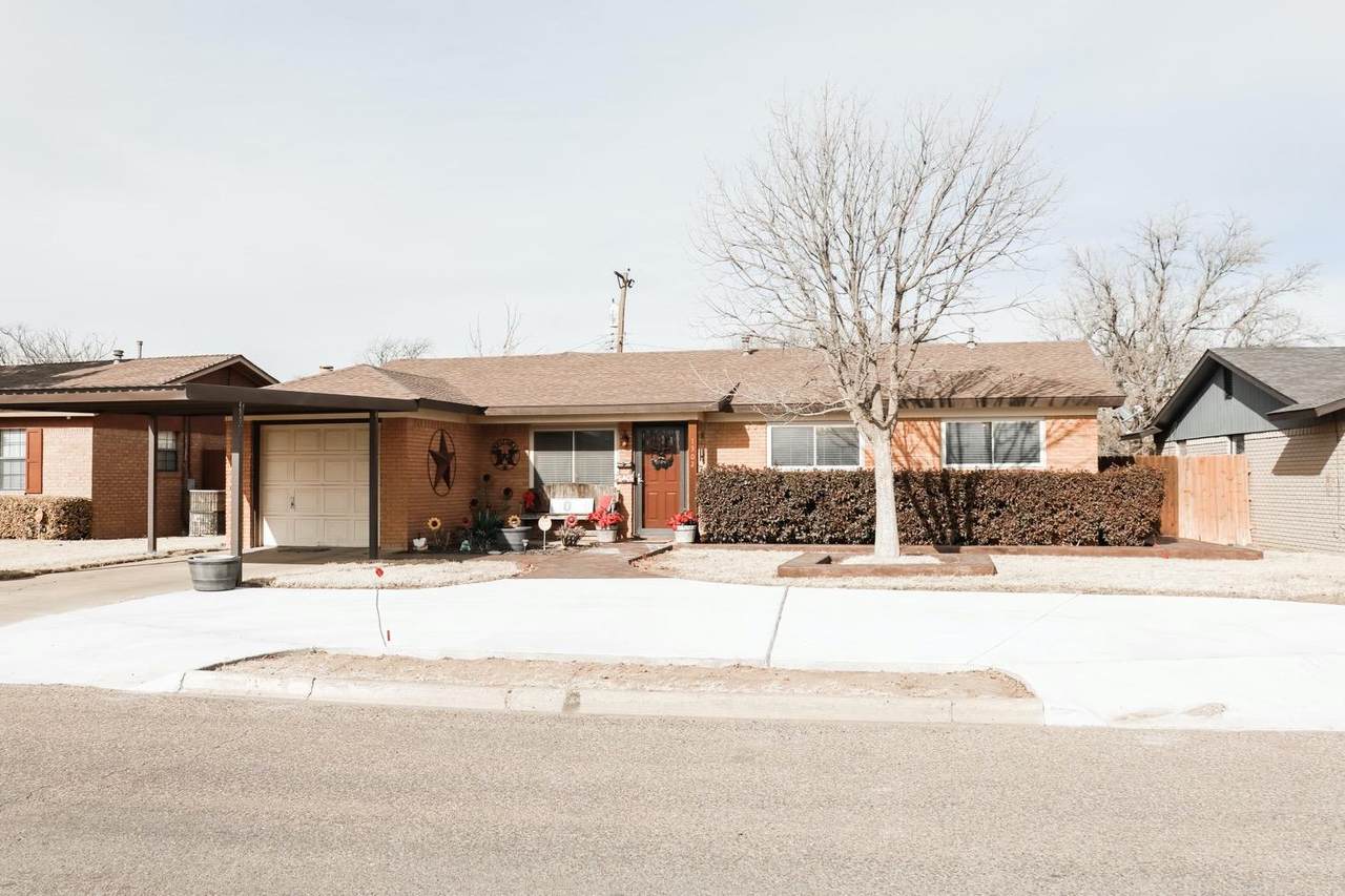 1302 Thunderbird Drive - Photo 1