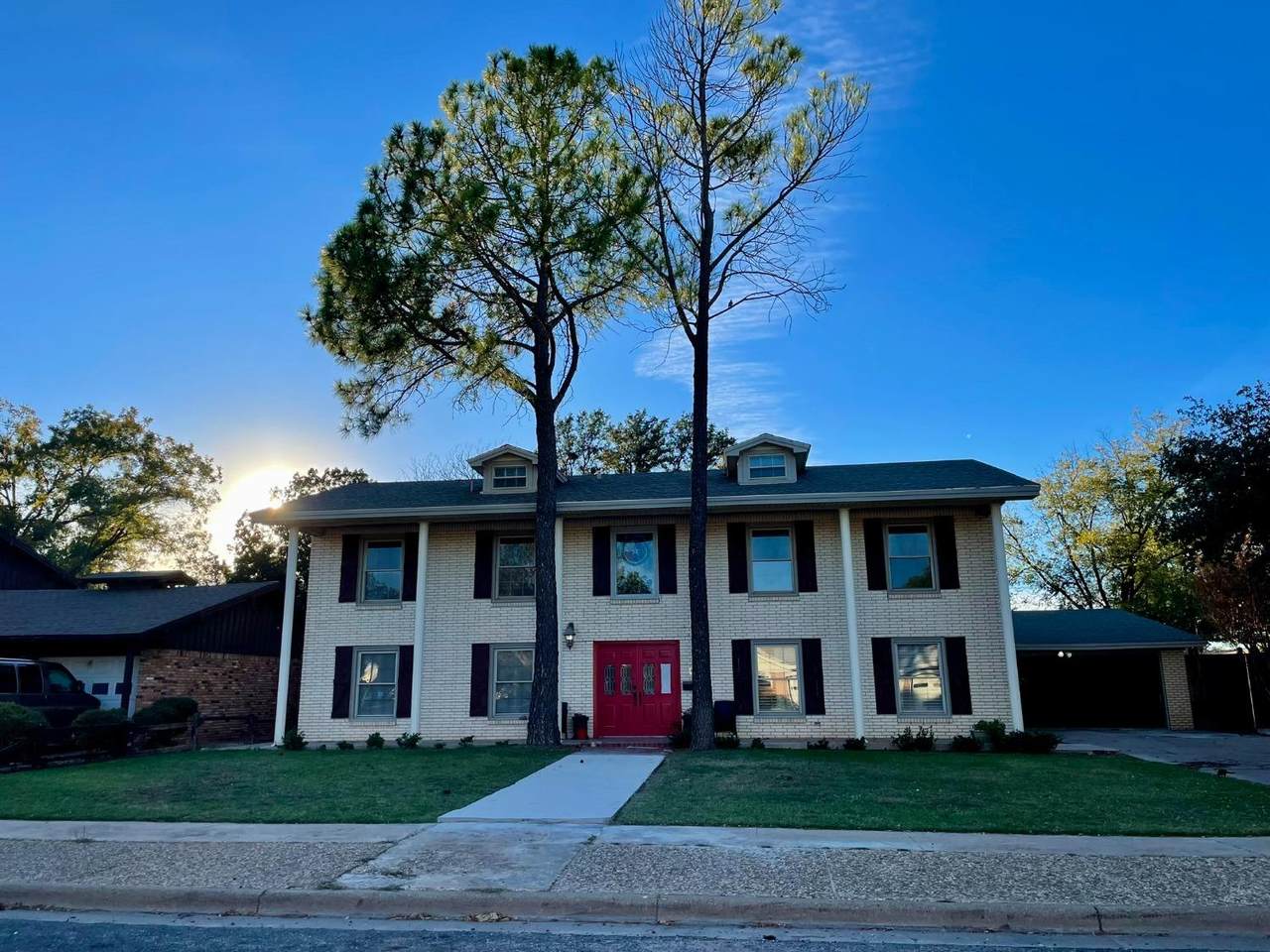 5406 Ave T - Photo 1
