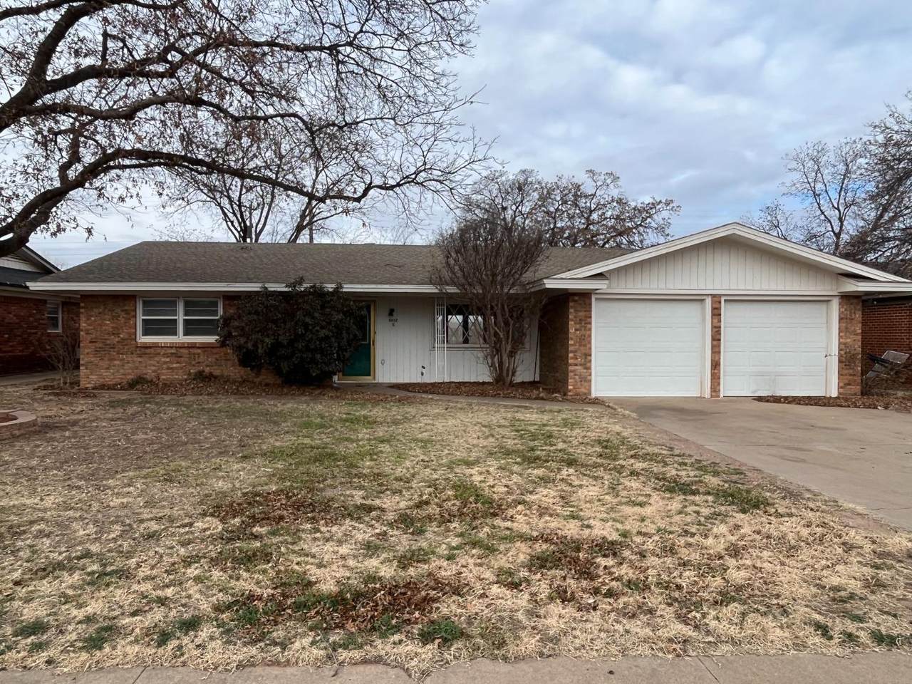 6502 Ave W - Photo 1