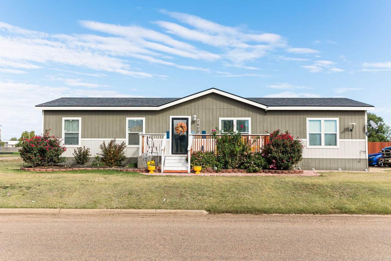 1602 Ave H - Photo 1