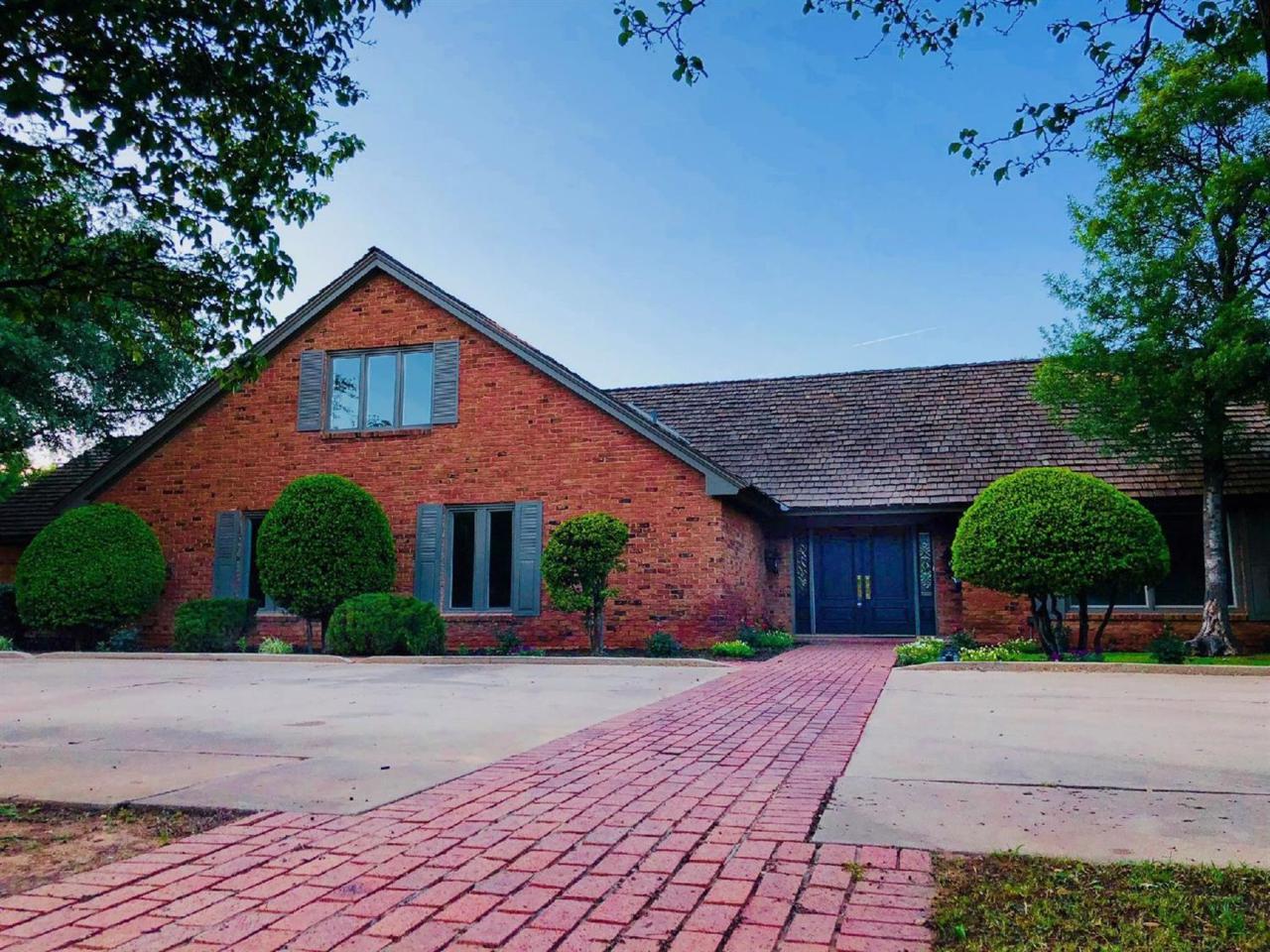 4604 10th Street - Photo 1