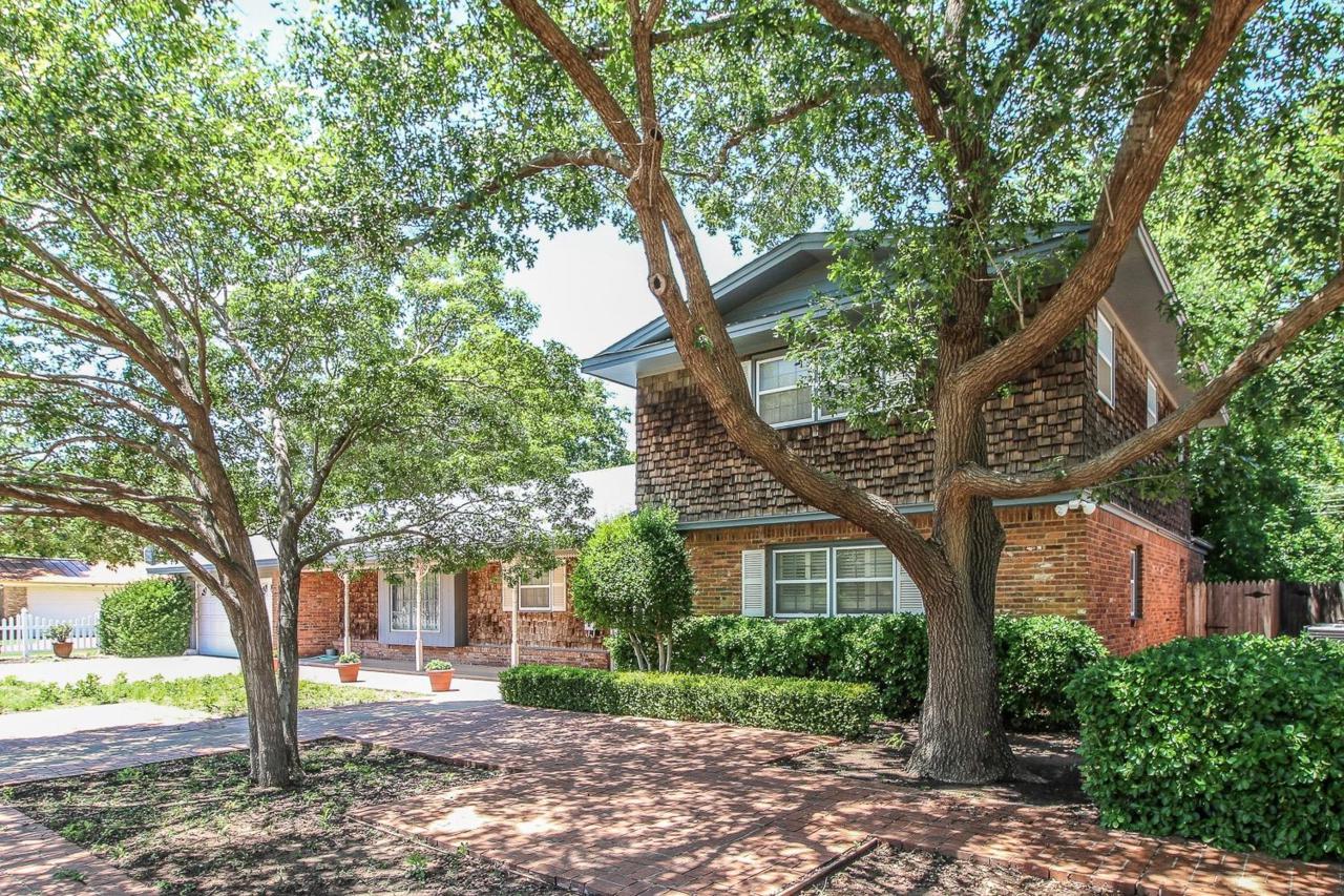 4616 30th Street - Photo 1