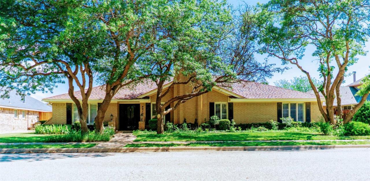 4910 94th Street - Photo 1