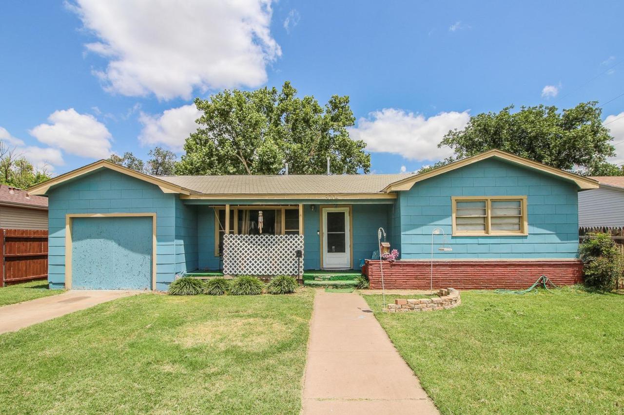 3004 48th Street - Photo 1
