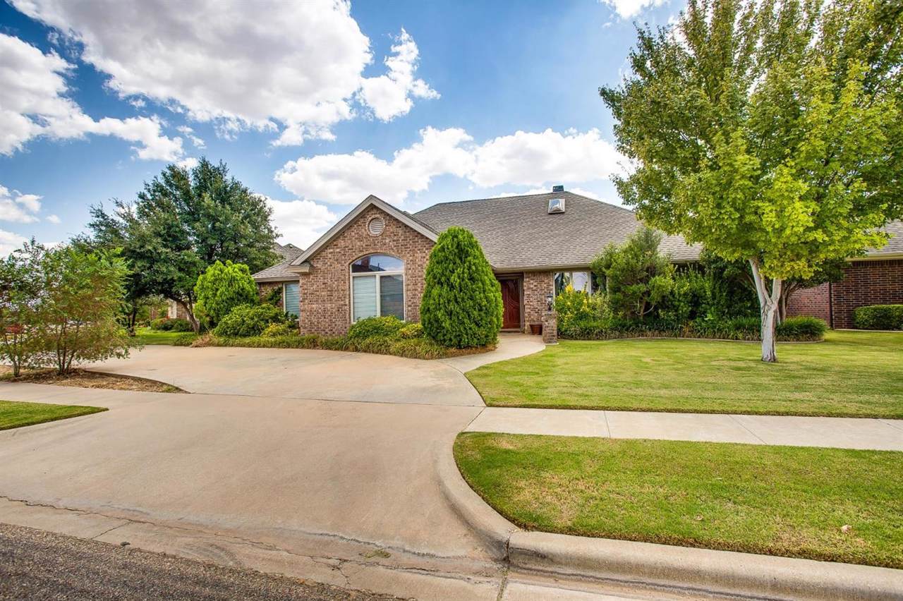 4715 109th Street - Photo 1