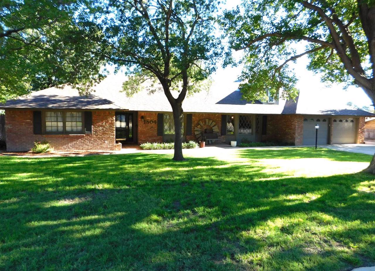 1804 Ave H - Photo 1