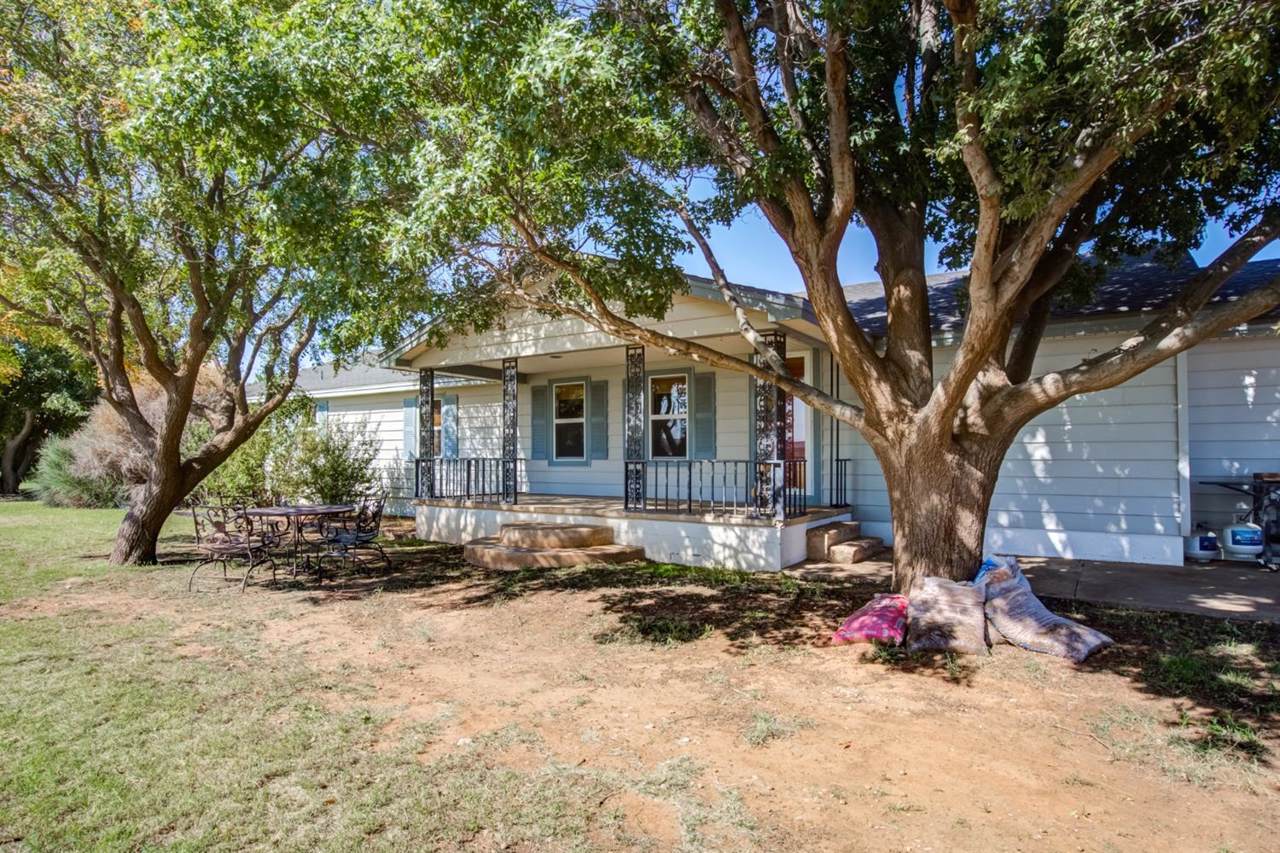 1207 Farm Road 1585 - Photo 1