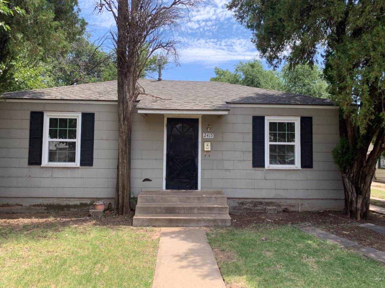 2415 31st Street - Photo 1