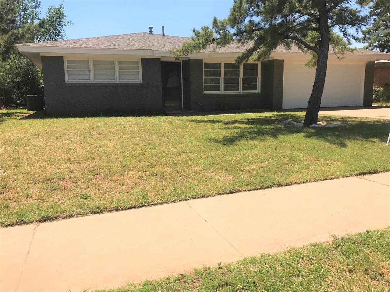 4913 10th Street - Photo 1