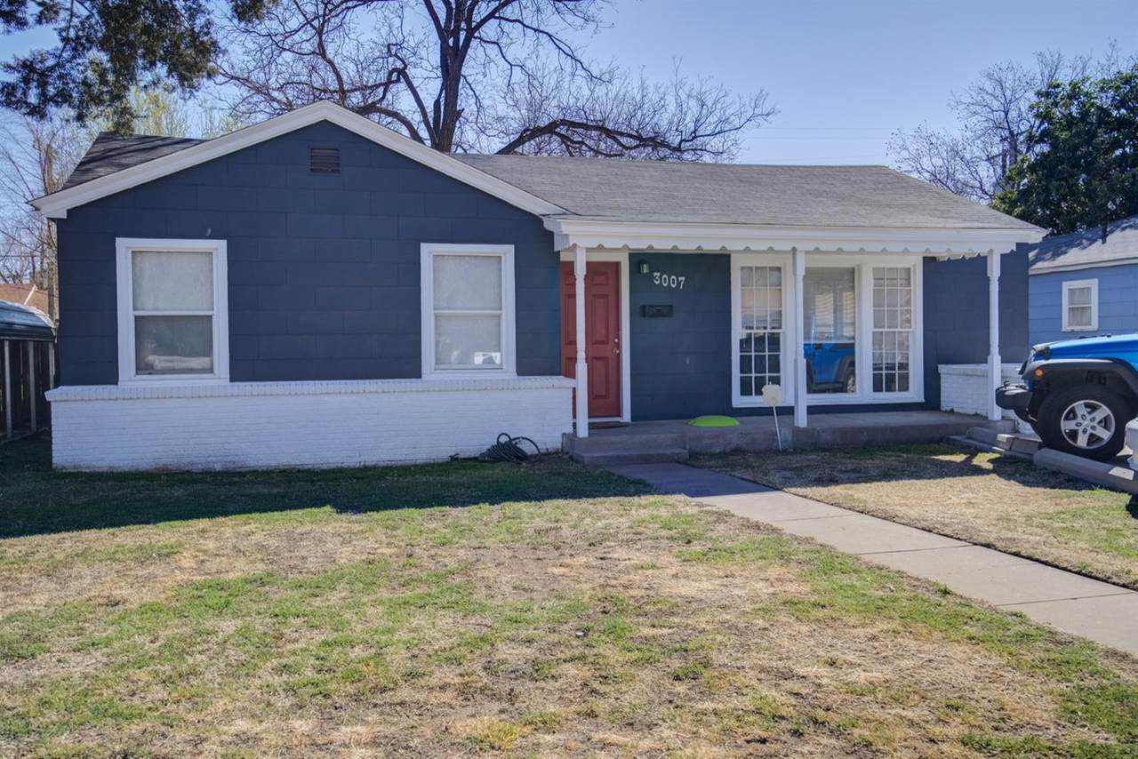 3007 31st Street - Photo 1
