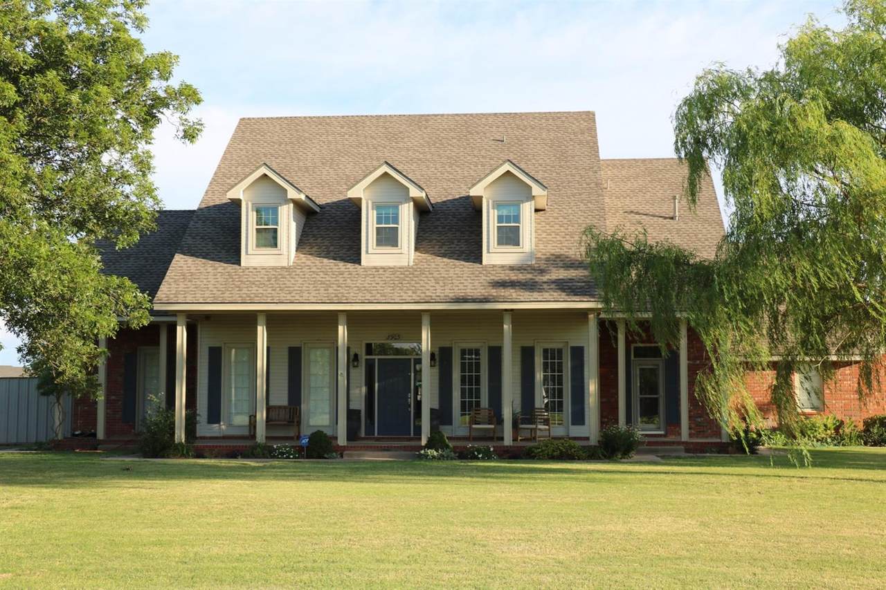 8903 153rd Street - Photo 1