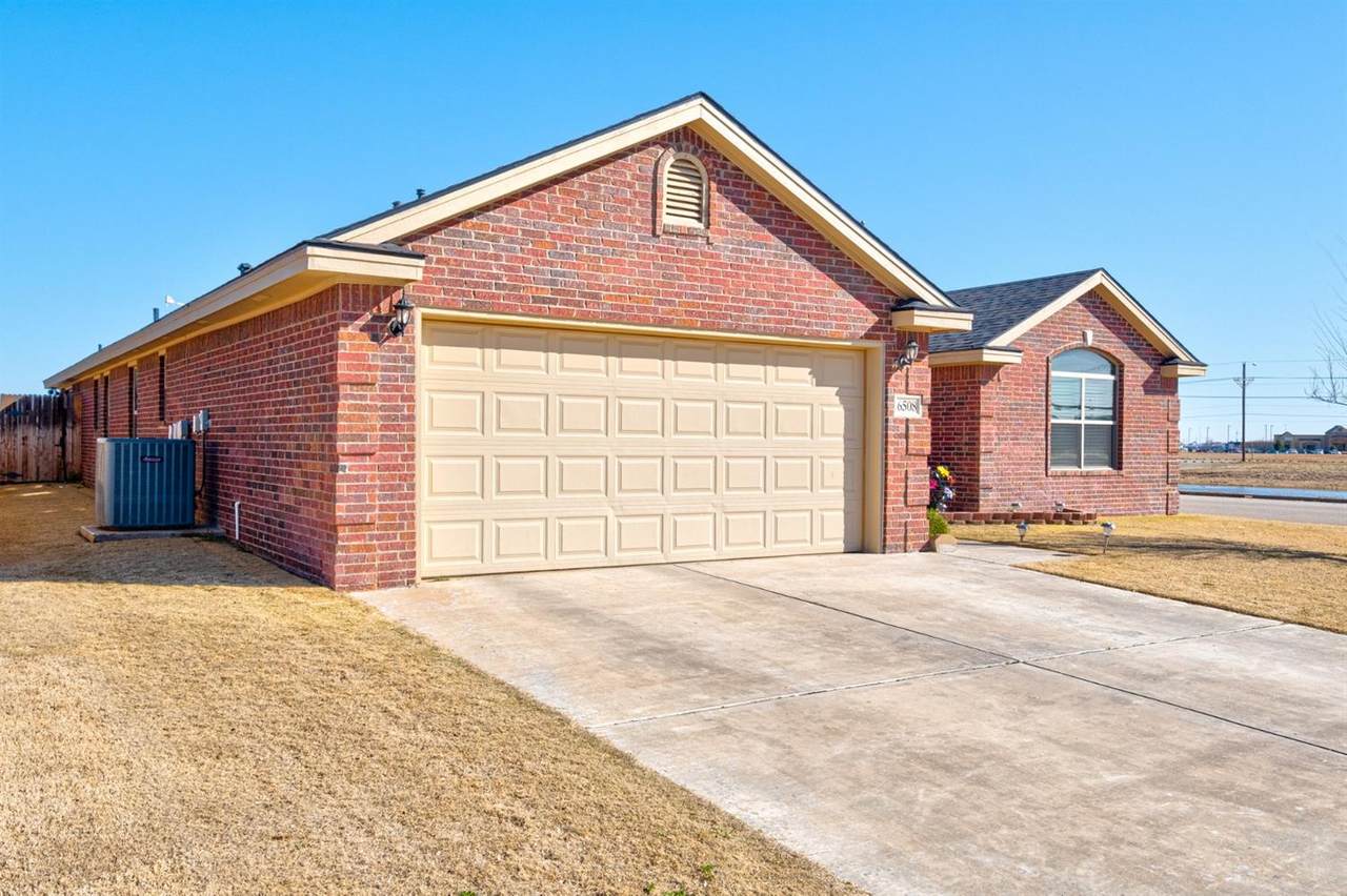 6508 72nd Street - Photo 1