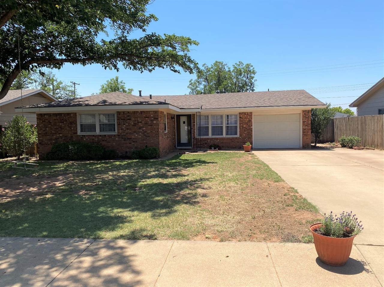 915 Adrian Street - Photo 1