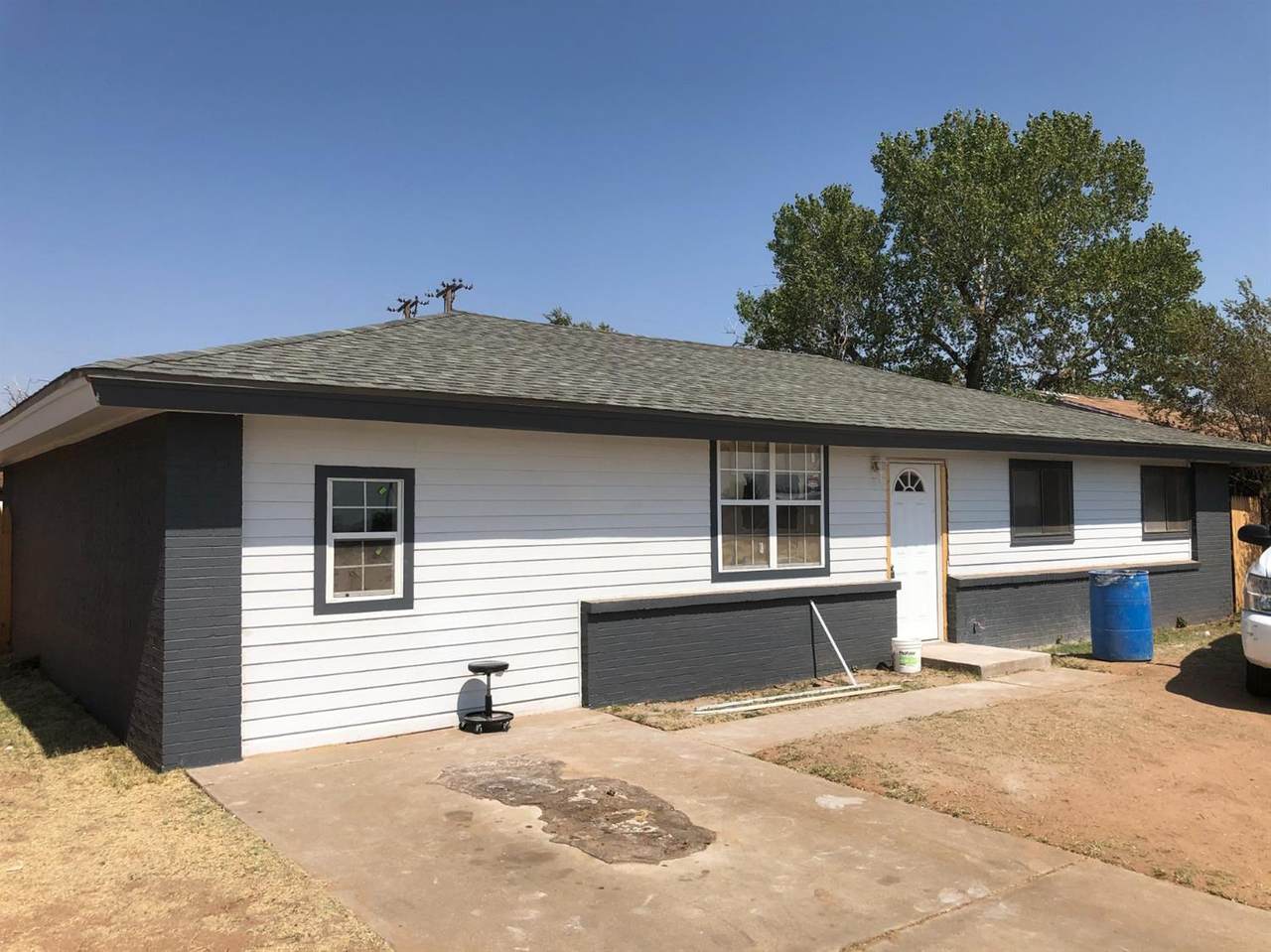2901 Parkway Drive - Photo 1