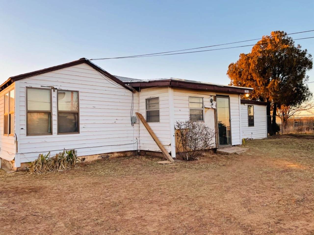 1608 Beech Avenue - Photo 1