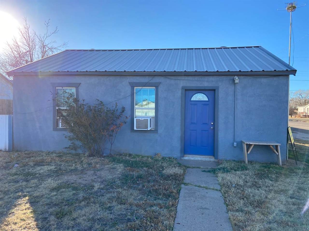 1411 Ave H Avenue - Photo 1