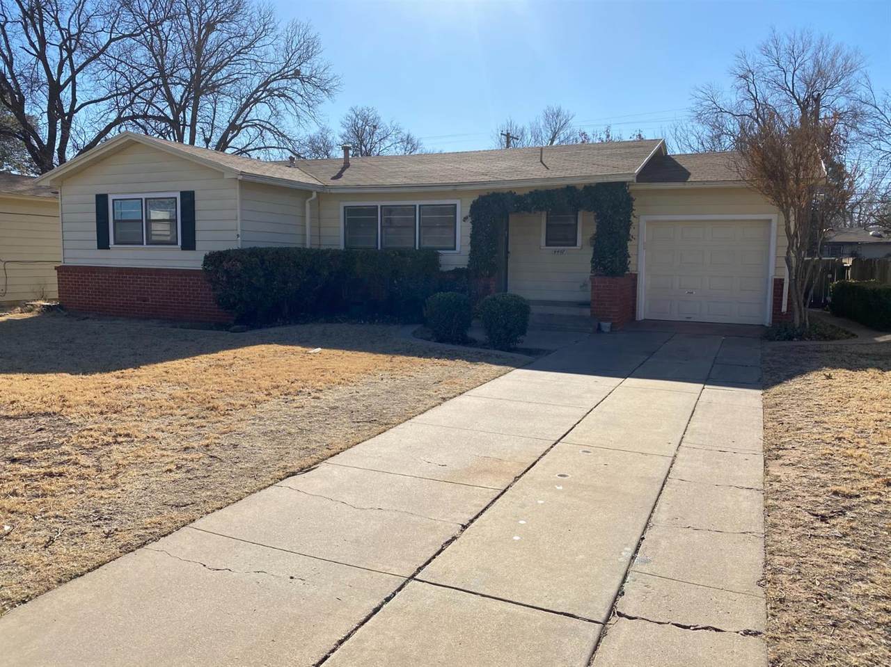 4407 45th Street - Photo 1