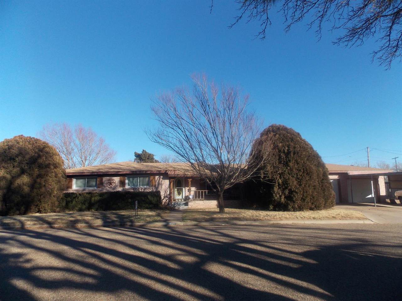1512 Ave K - Photo 1
