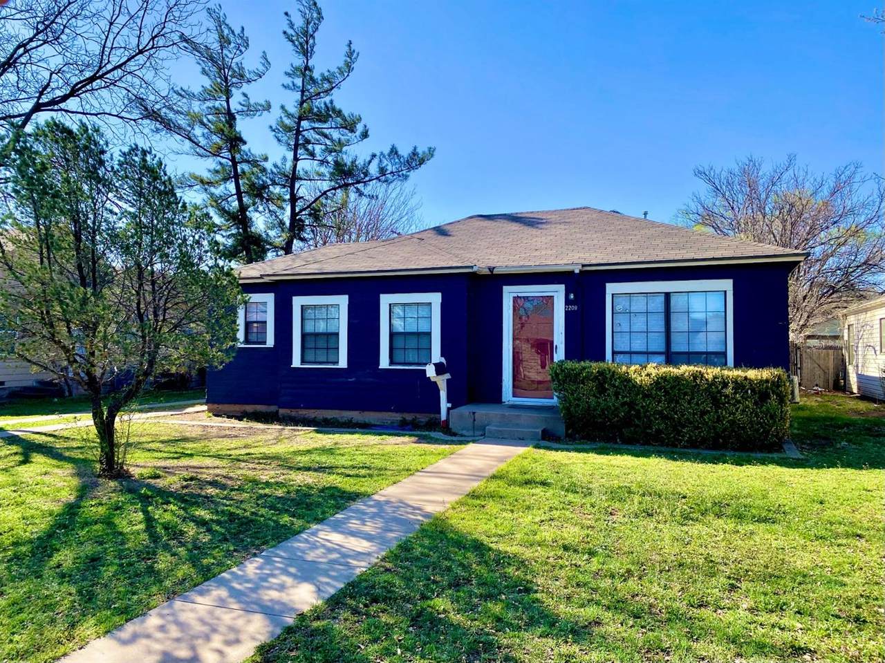 2209 28th Street - Photo 1