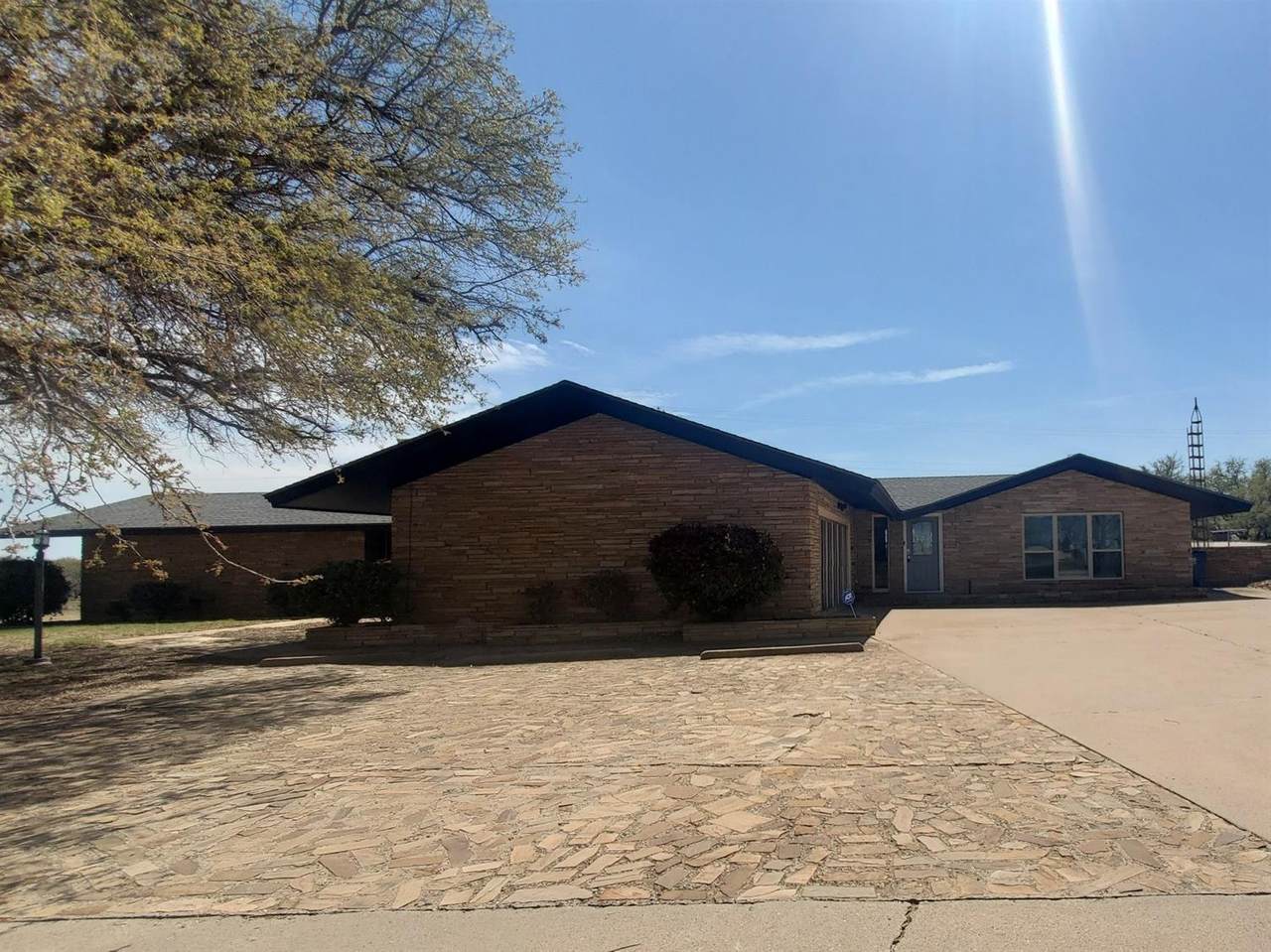 1908 Country Club Drive - Photo 1
