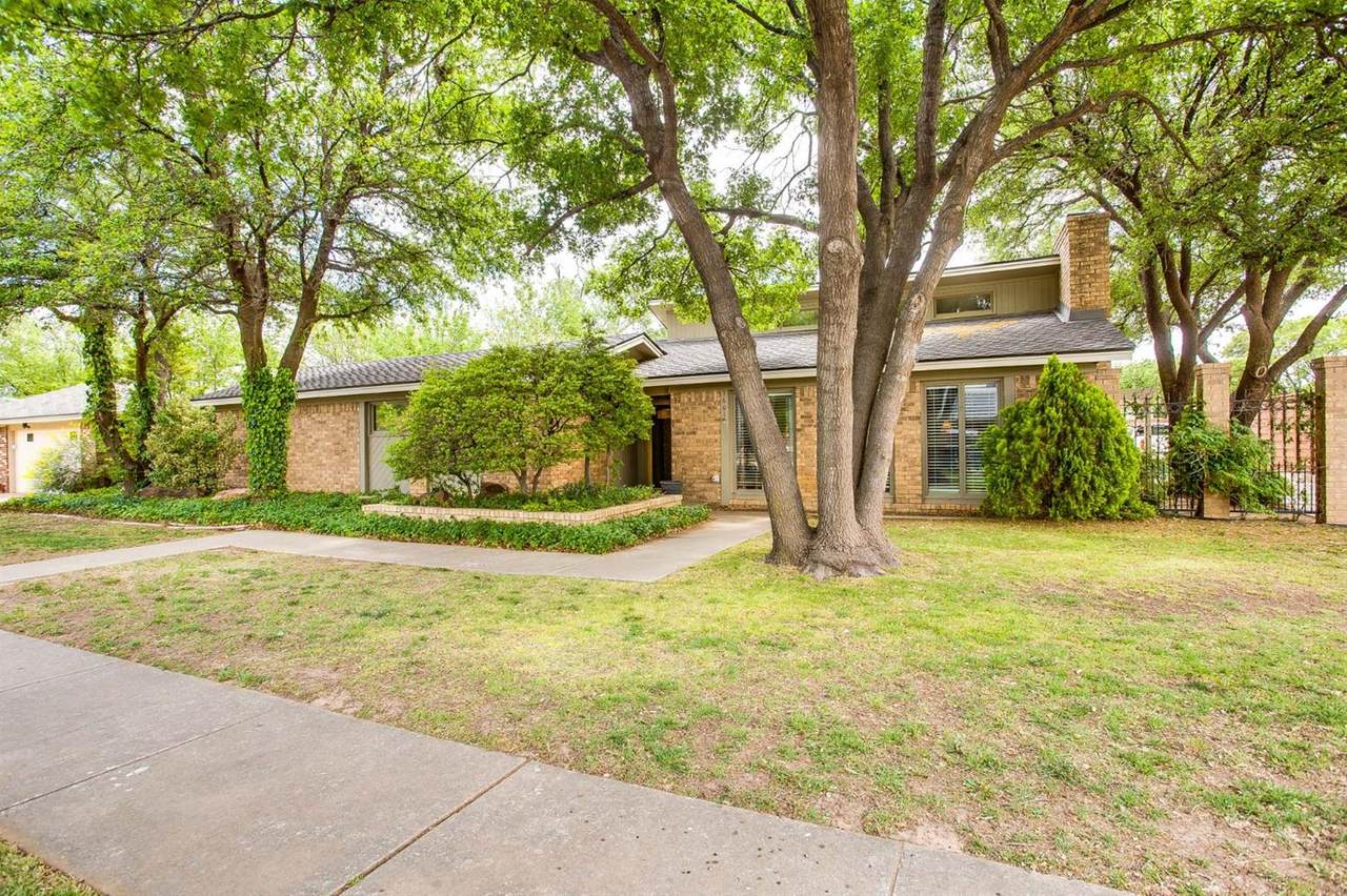 3601 94th Street - Photo 1
