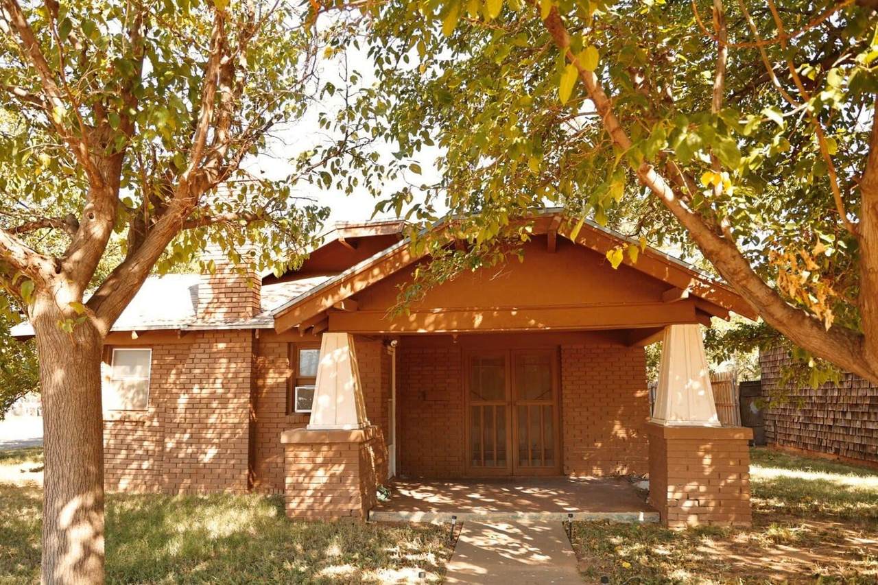 1512 11th Street - Photo 1