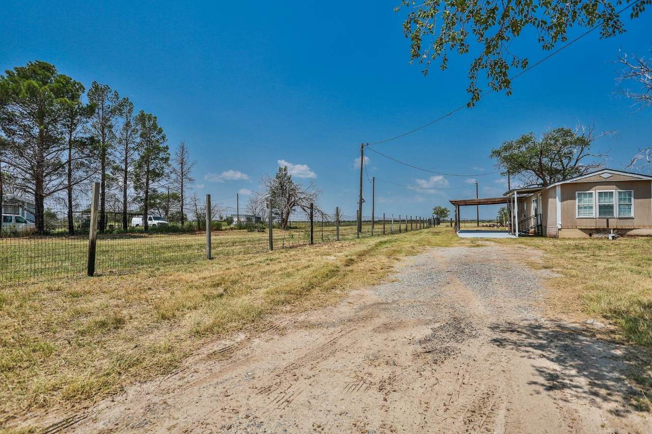 221 County Road 2850 - Photo 1