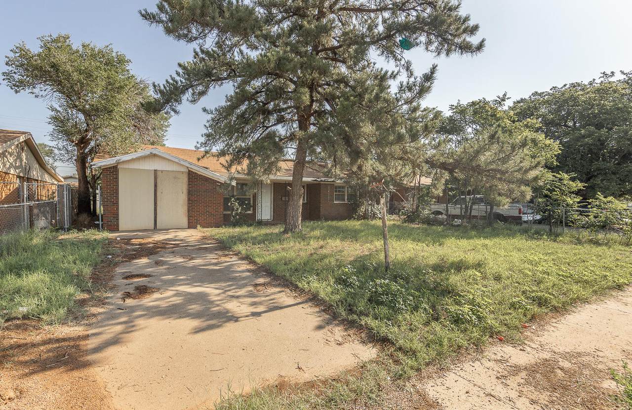 2639 Parkway Drive - Photo 1
