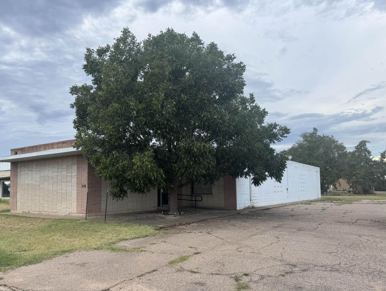 318 8th Street - Photo 1