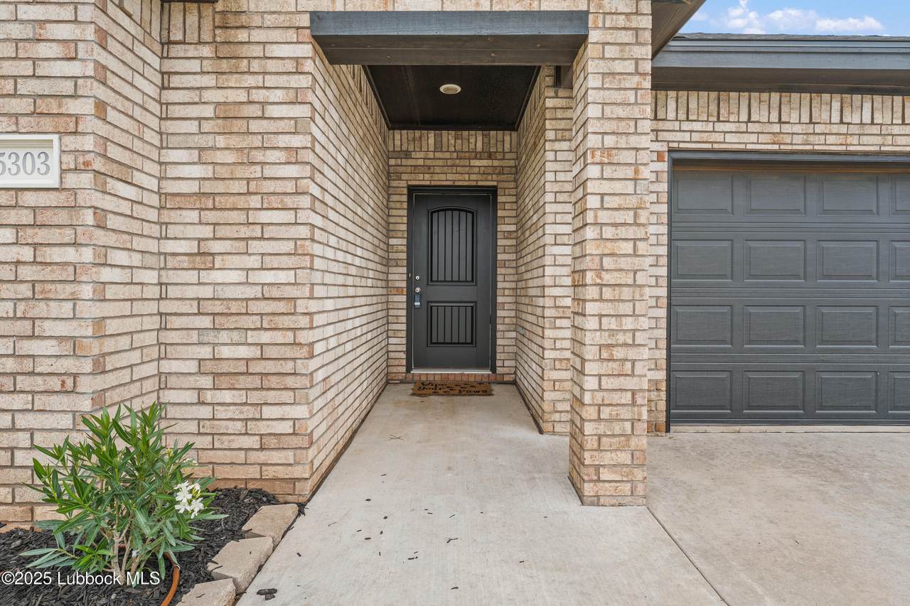https://bt-photos.global.ssl.fastly.net/lubbock/1280_boomver_1_20250903185415619053000000-2.jpg