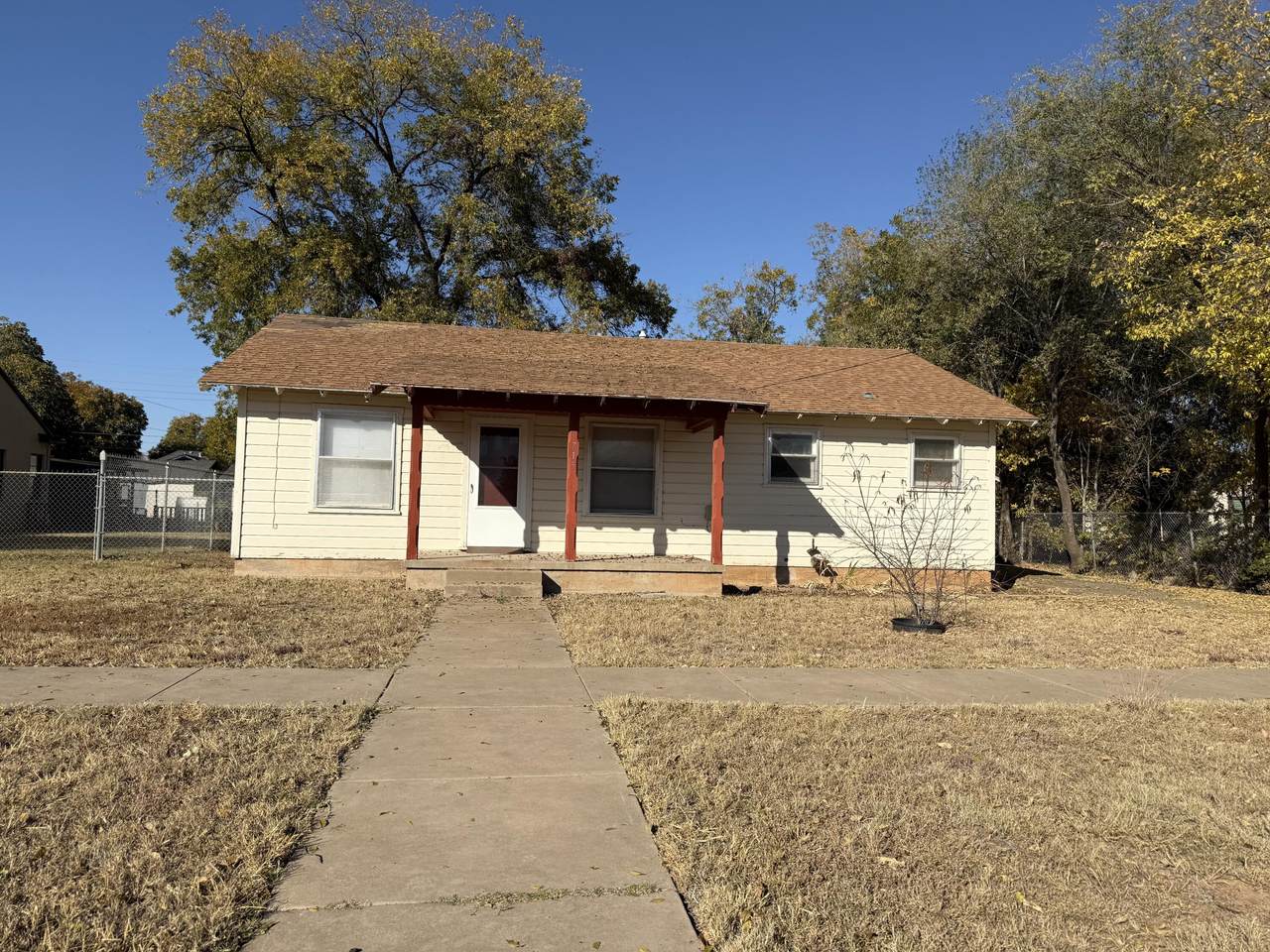 715 Davis Street - Photo 1