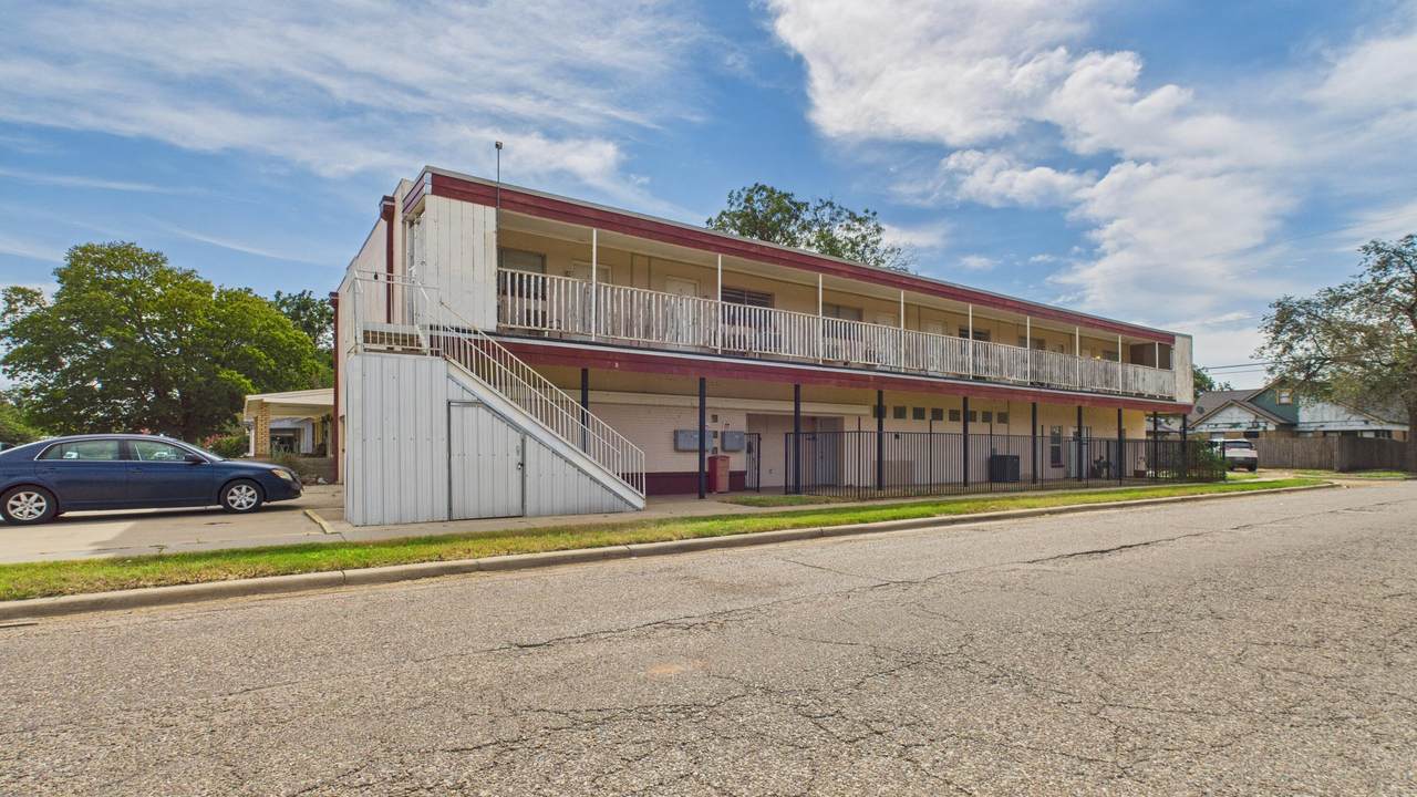 2123 15th Street - Photo 1
