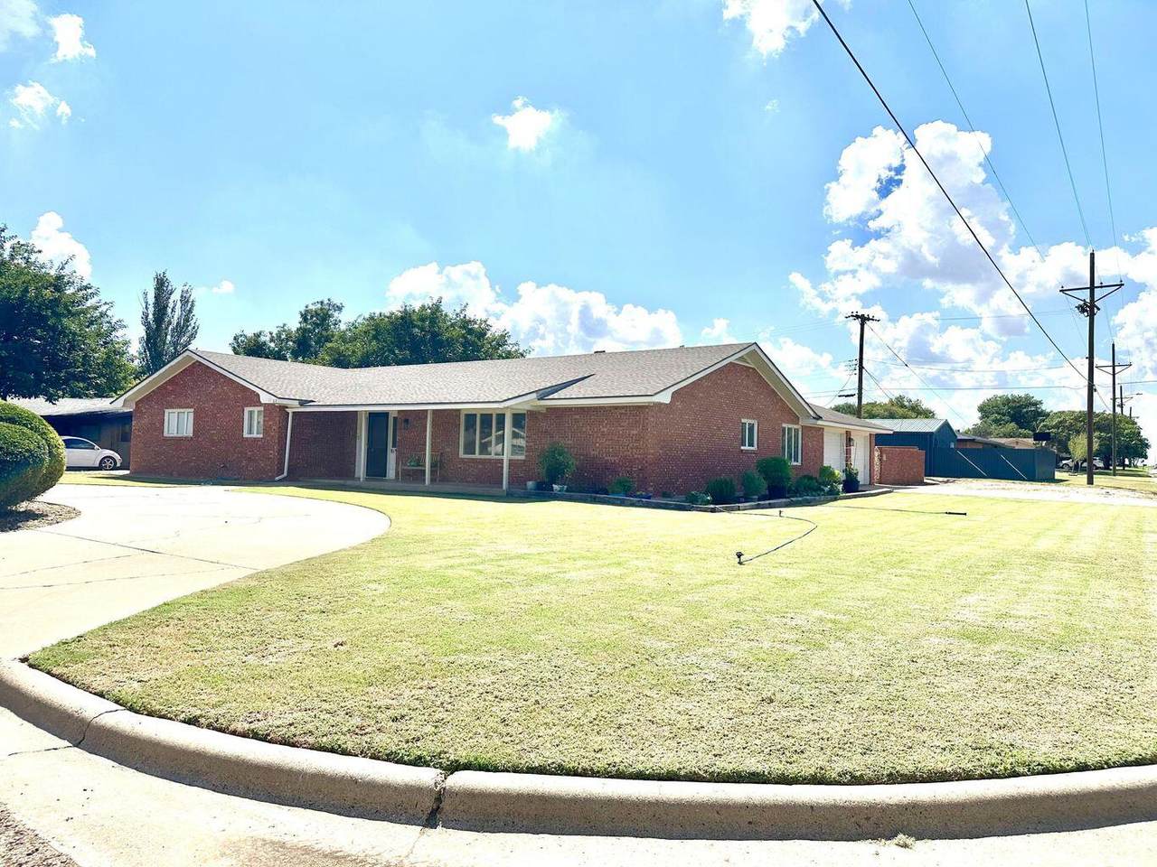 819 Holliday Drive - Photo 1