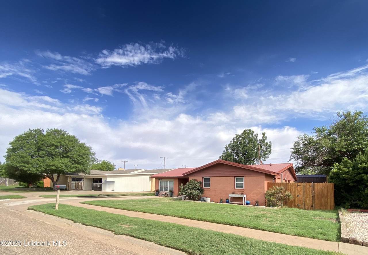 https://bt-photos.global.ssl.fastly.net/lubbock/1280_boomver_1_20250929184536134903000000-2.jpg