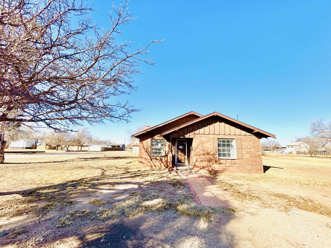 614 6th Street - Photo 1