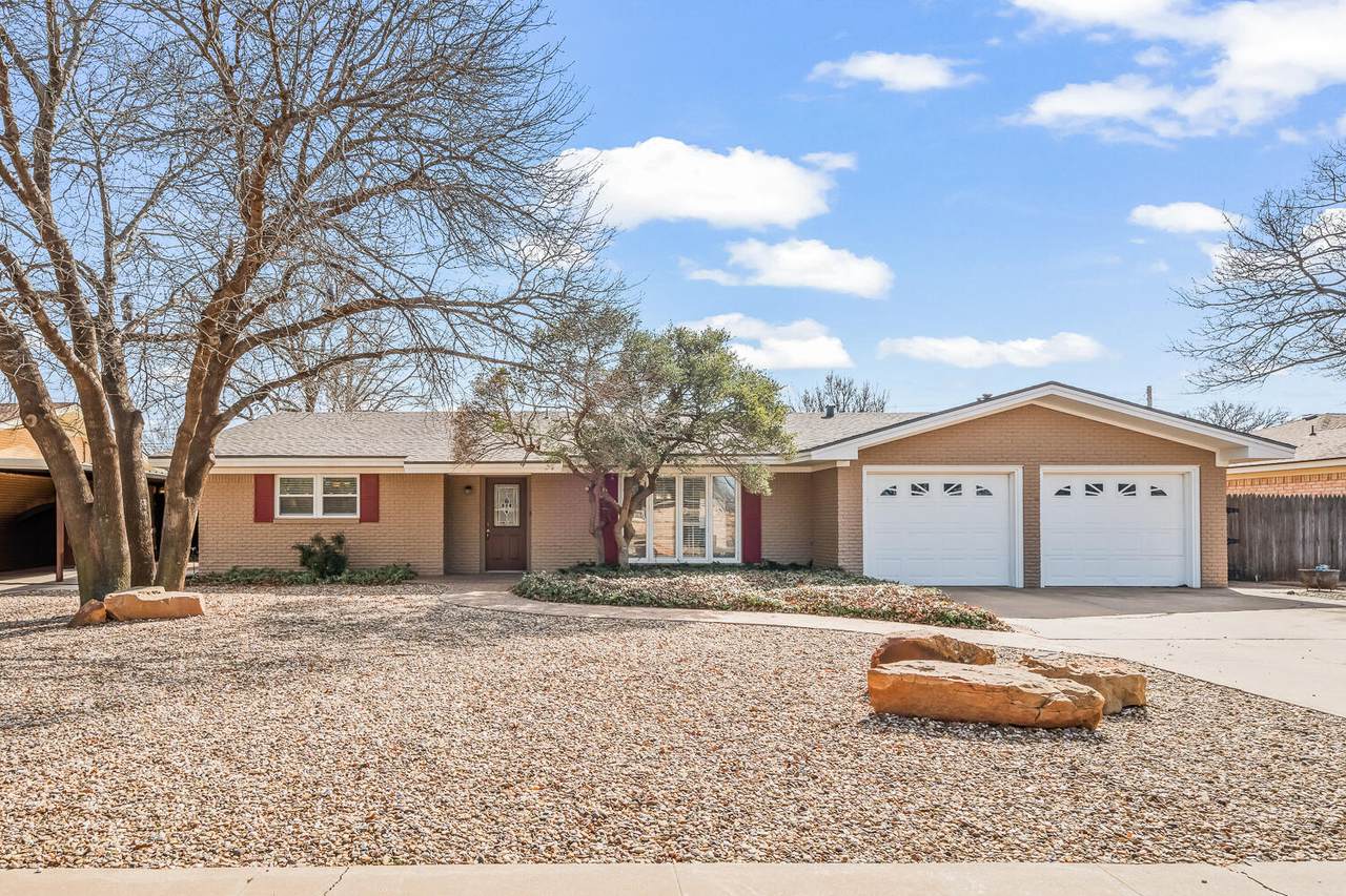 811 7th Street - Photo 1