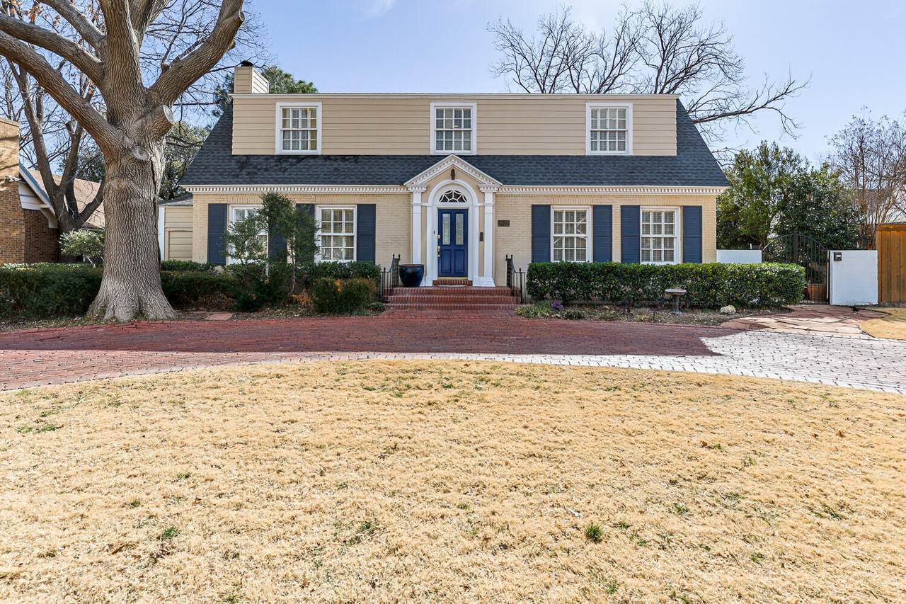2607 22nd Street - Photo 1