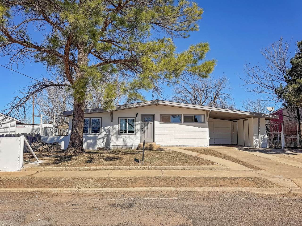 305 Duvall - Photo 1