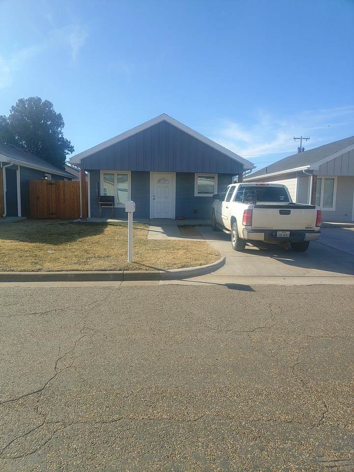 1103 A 14th Street - Photo 1