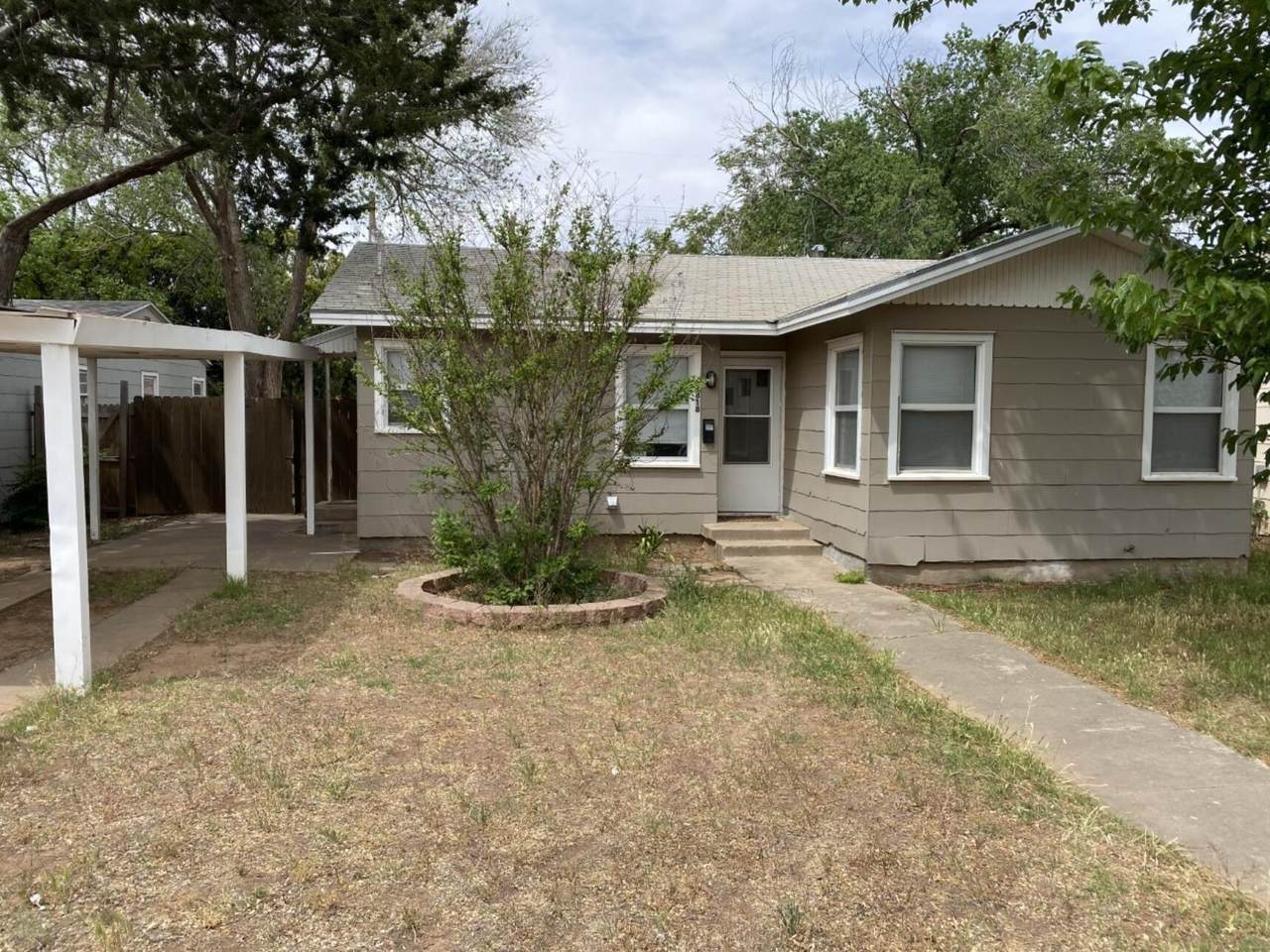 2818 35th Street - Photo 1