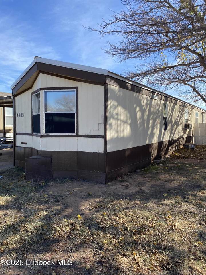 4703 Auburn - Photo 1