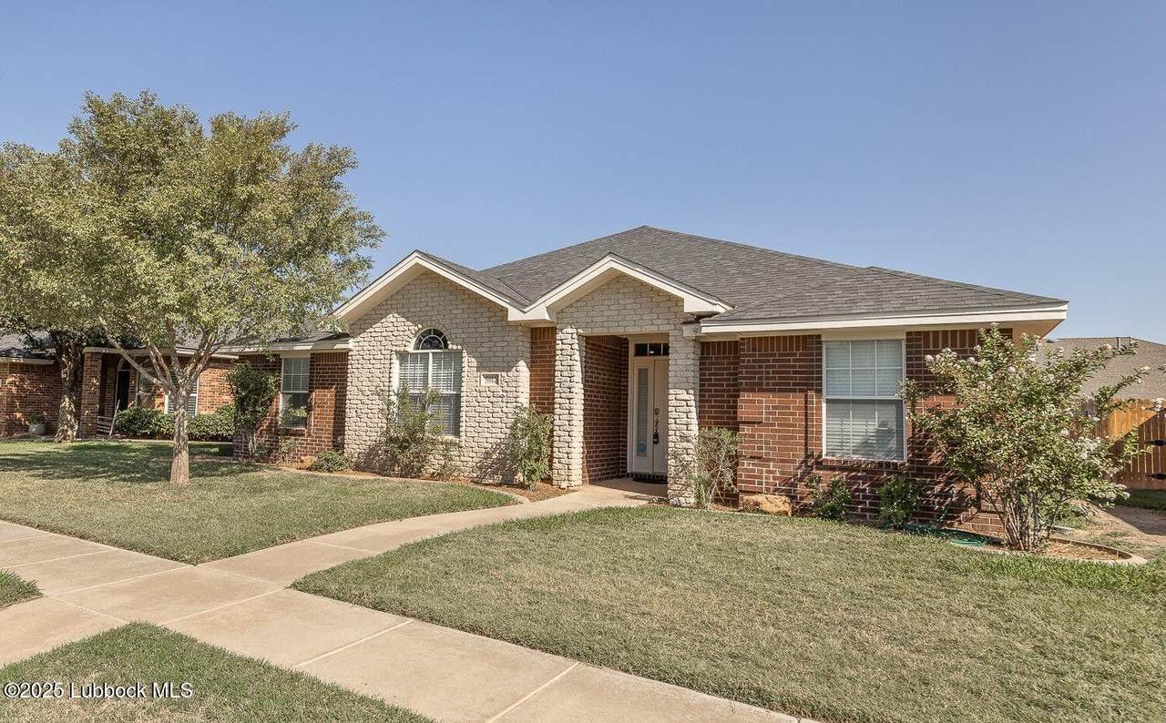5012 100th Street - Photo 1