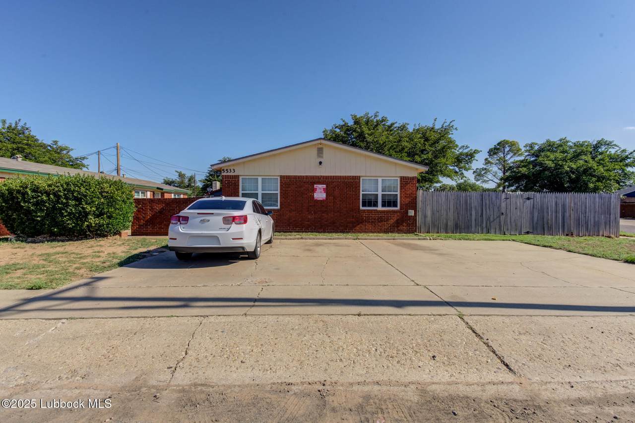 5533 34th Street - Photo 1