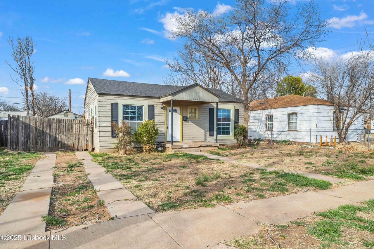 1504 28th Street - Photo 1