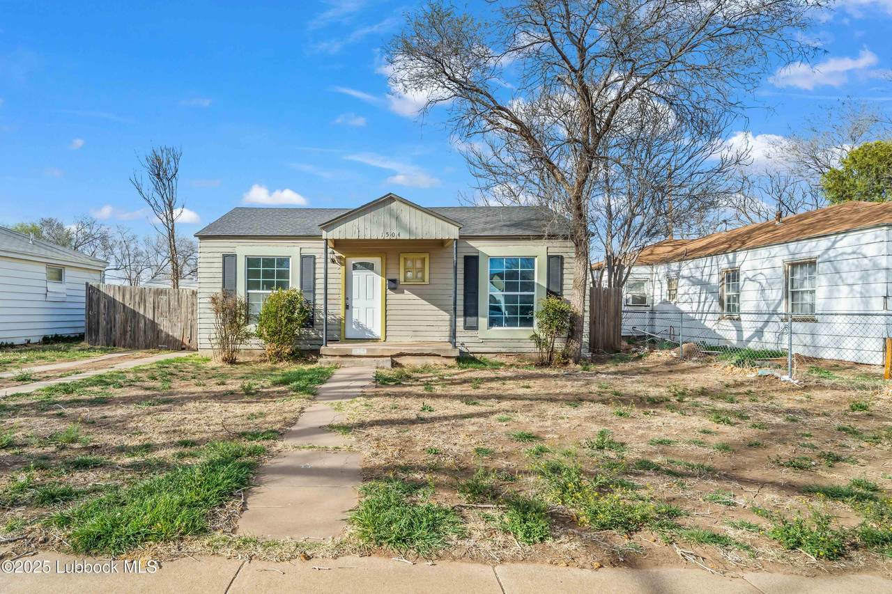 1504 28th Street - Photo 1
